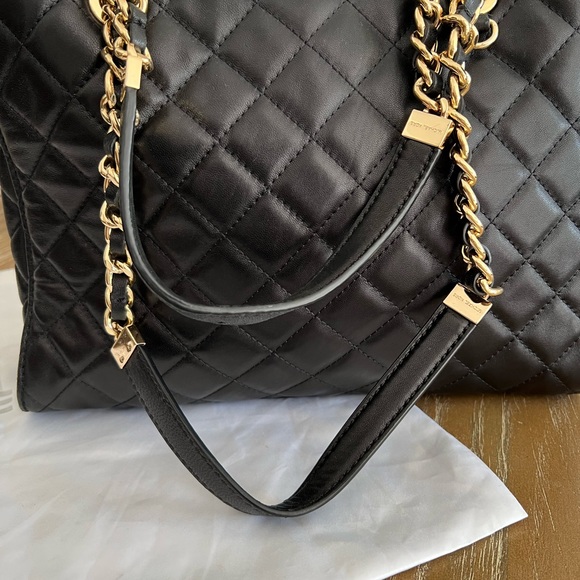 Michael Kors Black Leather Quilted tote - Picture 4 of 16